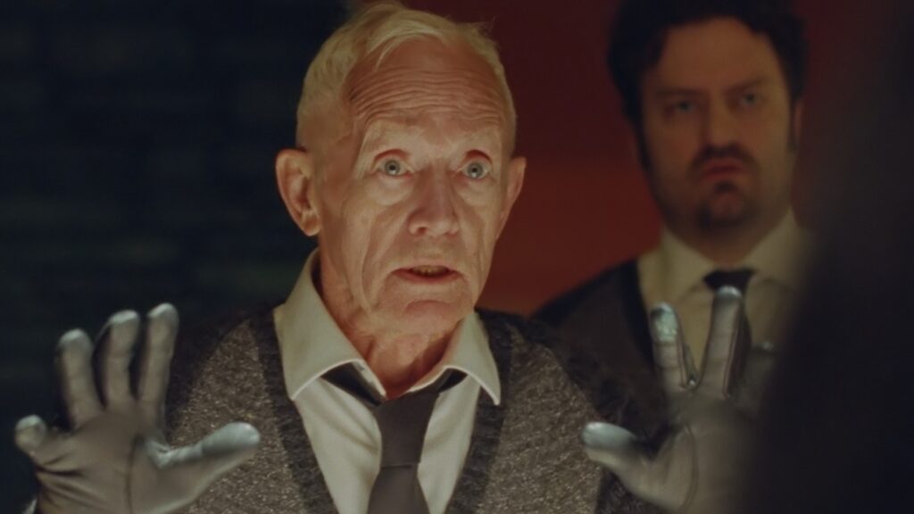 Lance Henriksen in Reklaw
